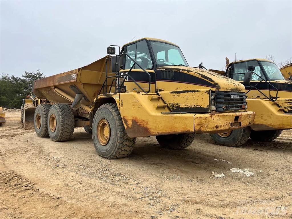 CAT 735 Terrængående lastbiler