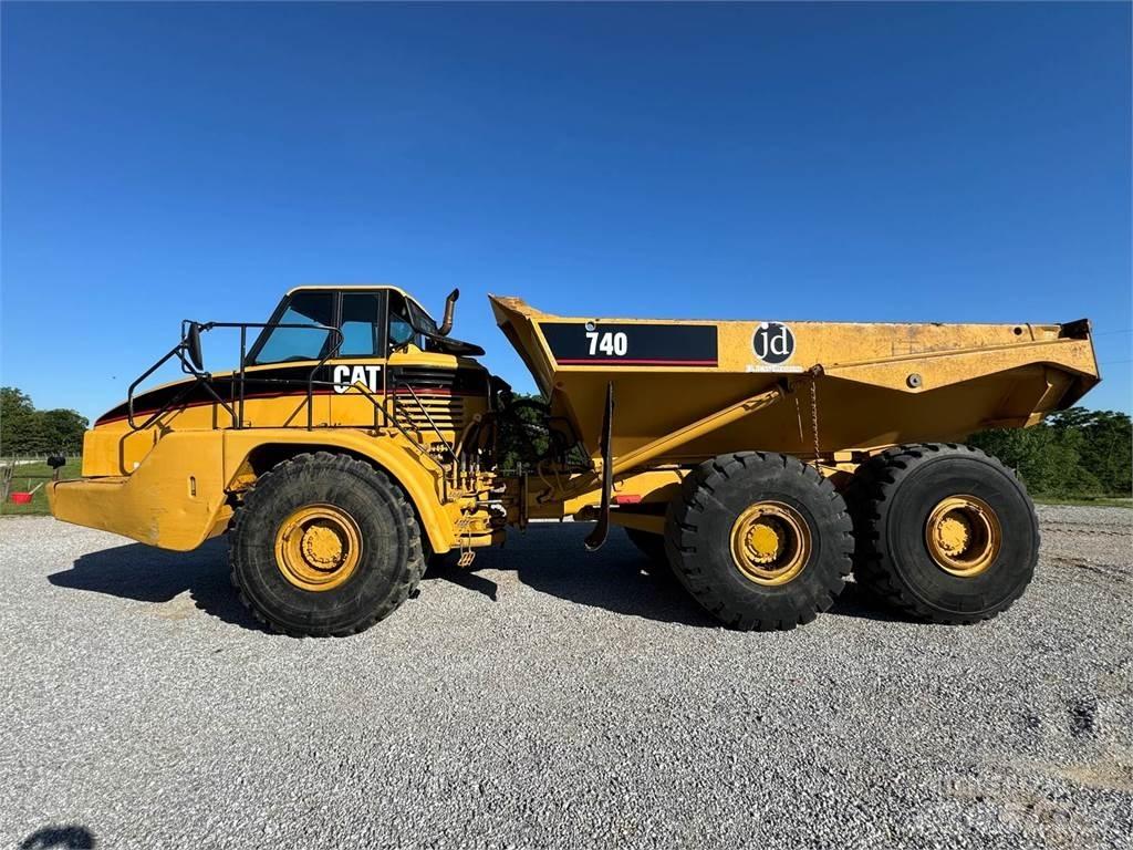 CAT 740 Terrængående lastbiler