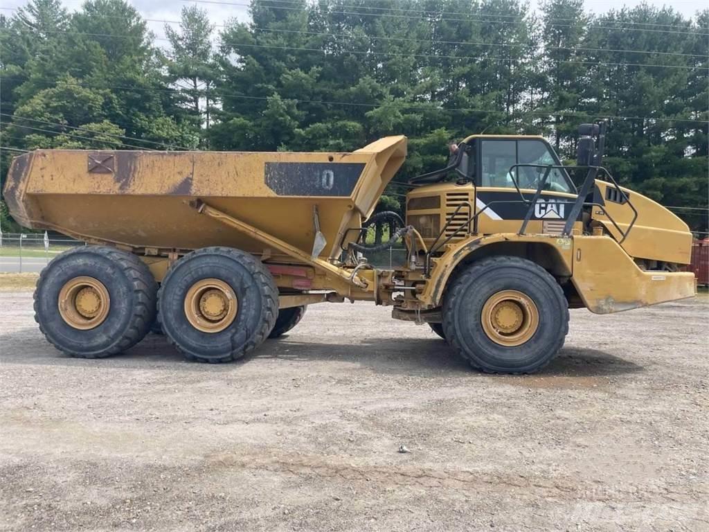 CAT 740 Terrængående lastbiler