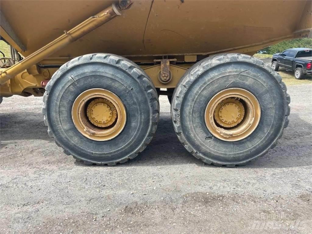 CAT 740 Terrængående lastbiler