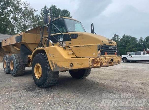 CAT 740 Terrængående lastbiler