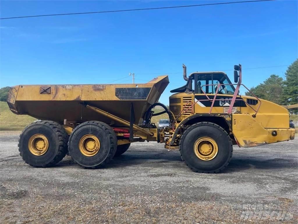 CAT 740 Terrængående lastbiler