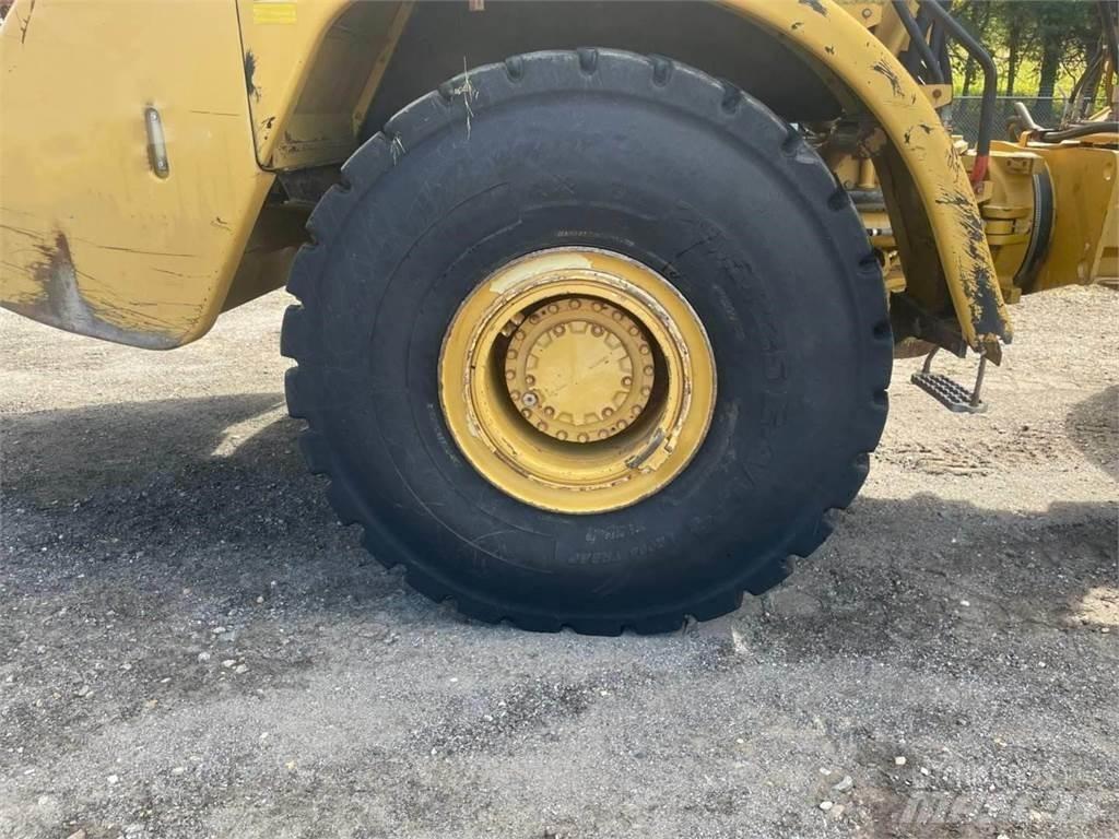 CAT 740 Terrængående lastbiler