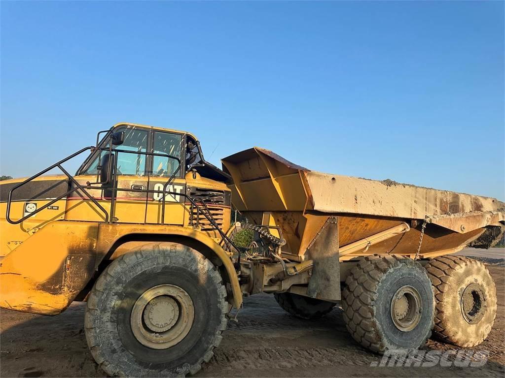 CAT 740 Terrængående lastbiler
