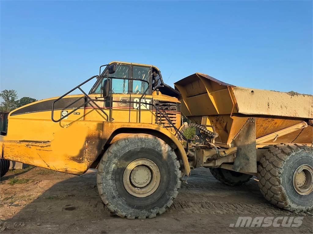 CAT 740 Terrængående lastbiler