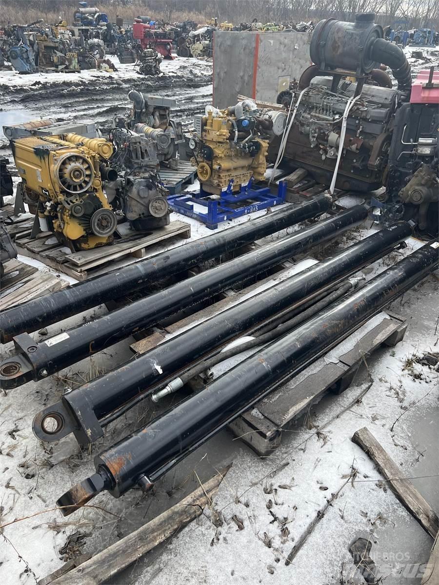 CAT 740B Krandele og udstyr