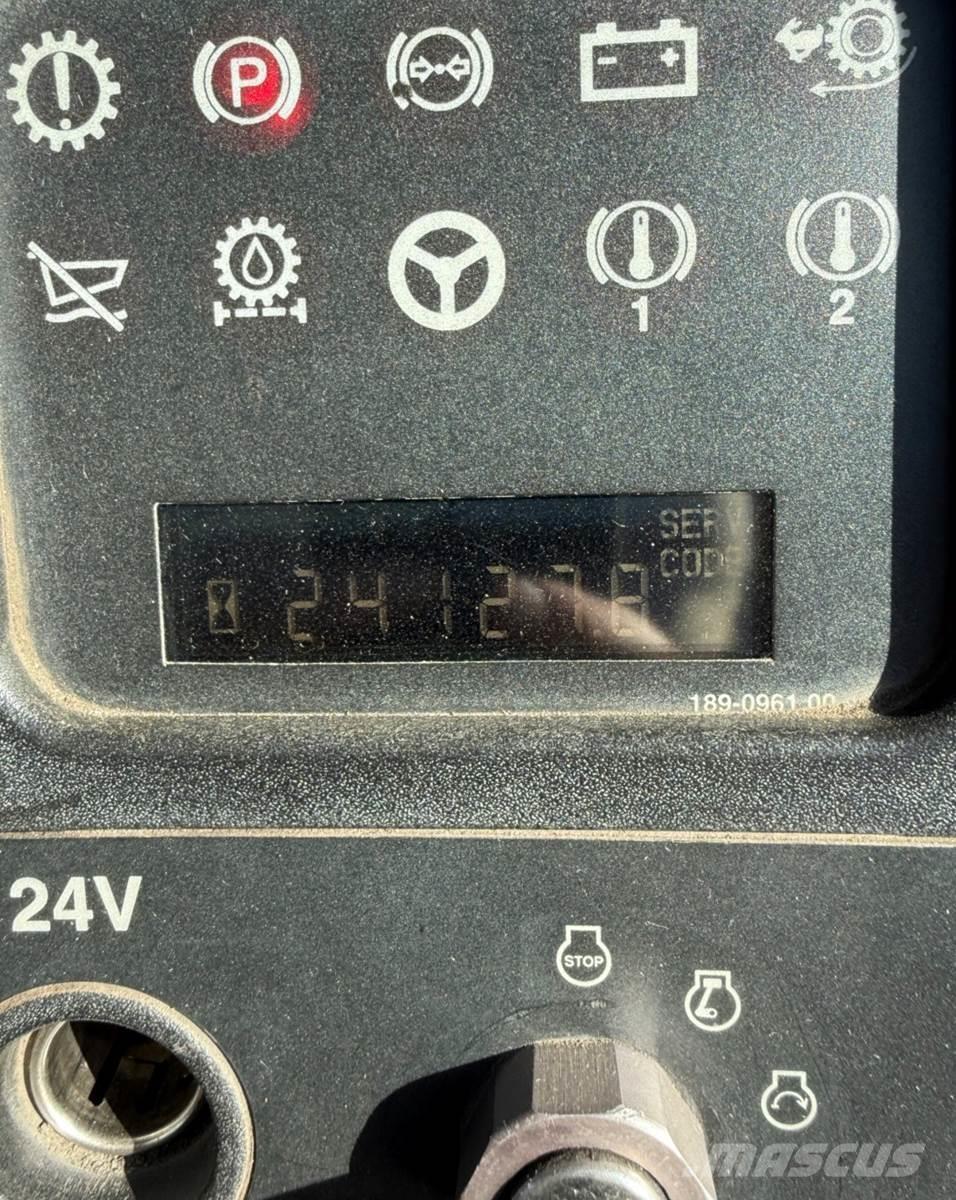 CAT 740B Terrængående lastbiler