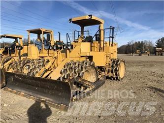 CAT 815B Jordvibrationstromler