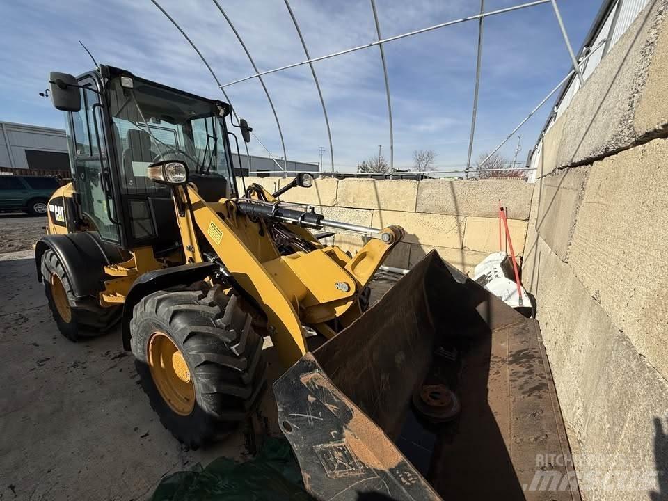 CAT 908M Læssemaskiner på hjul