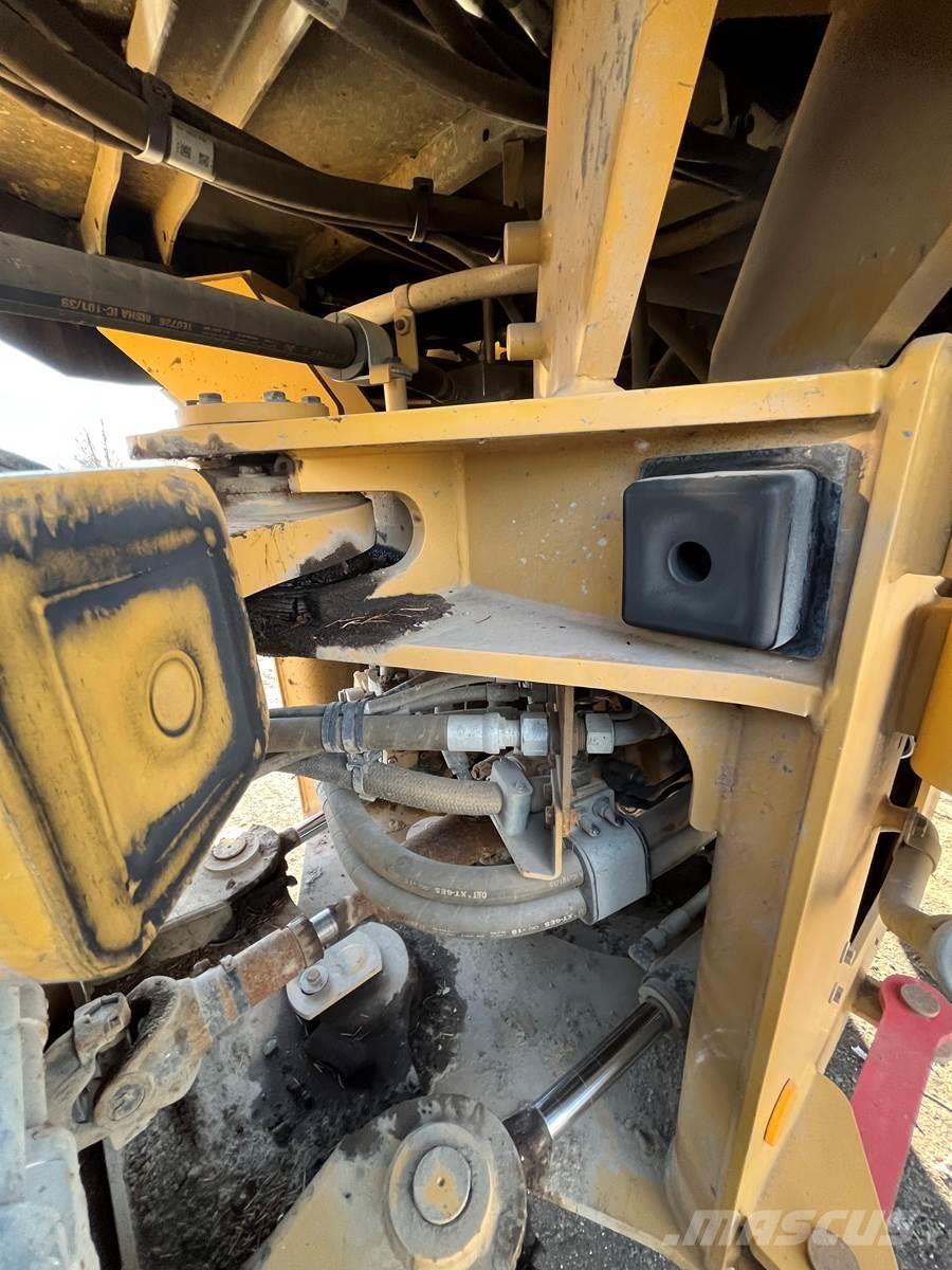 CAT 930M Læssemaskiner på hjul