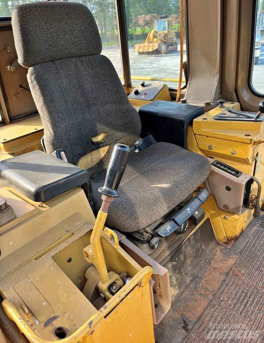 CAT 953B Larvebåndslæssere