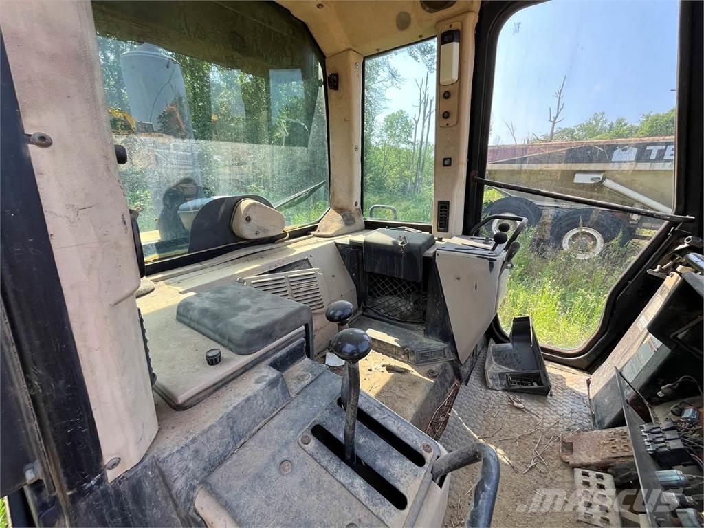 CAT 953C Larvebåndslæssere