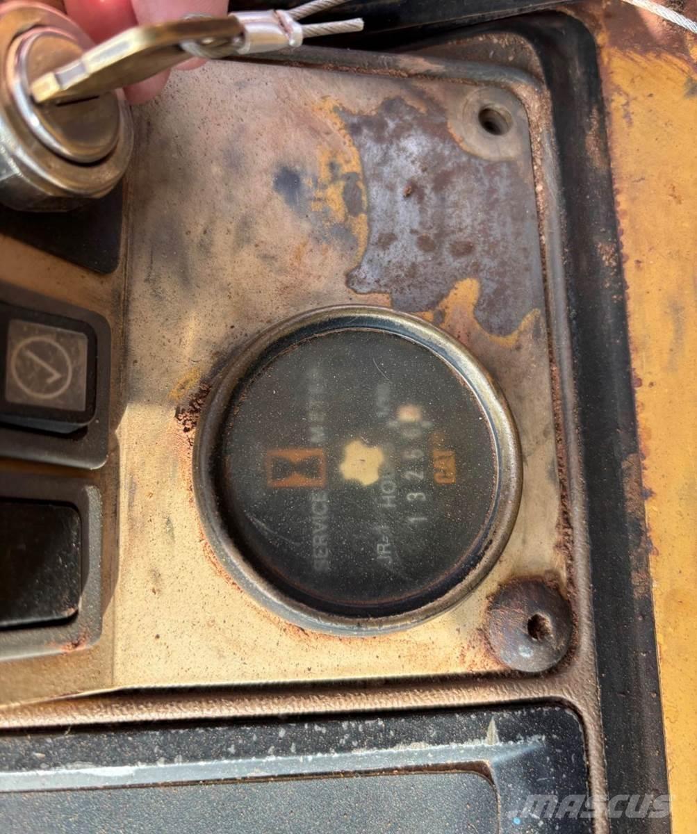 CAT 963B Larvebåndslæssere