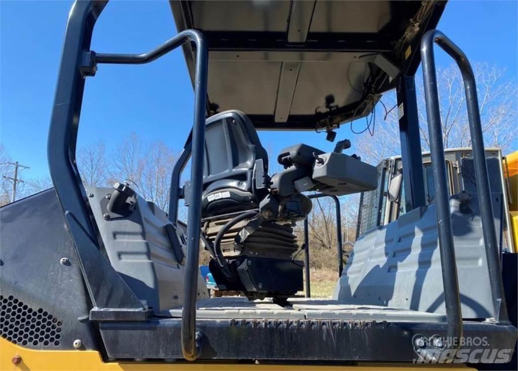 CAT CB15 Enkelt tromle