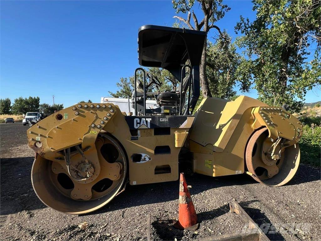 CAT CB54 Enkelt tromle