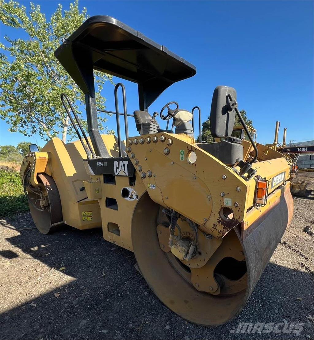CAT CB54 Enkelt tromle