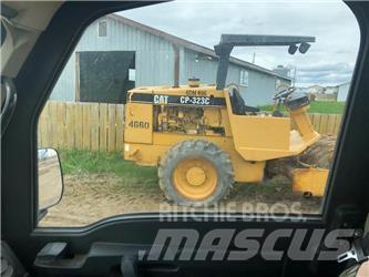 CAT CP323C Jordvibrationstromler