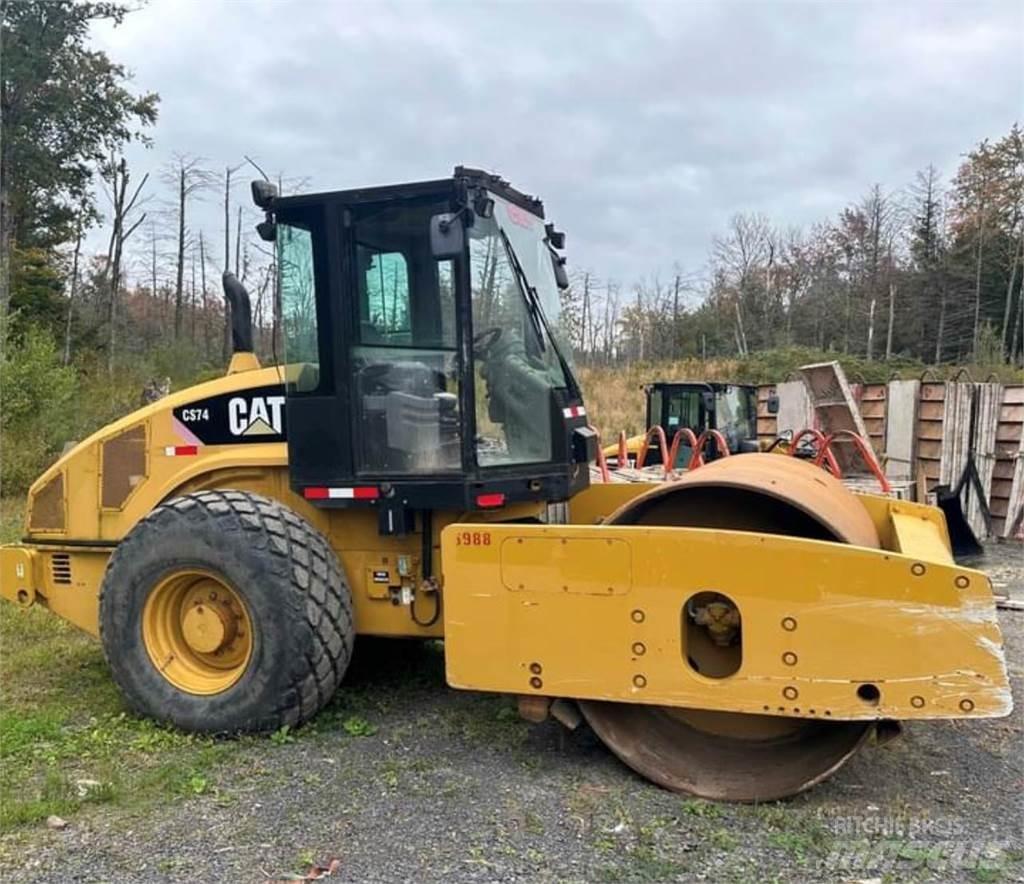 CAT CS74 Enkelt tromle