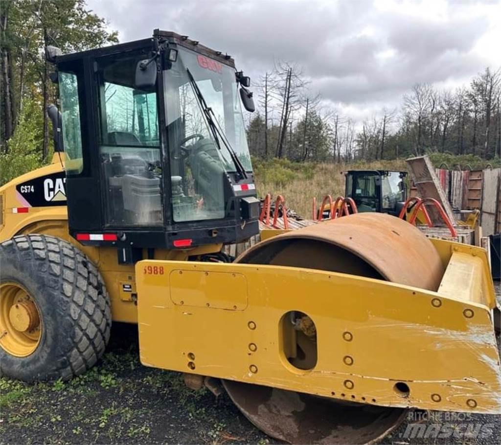CAT CS74 Enkelt tromle