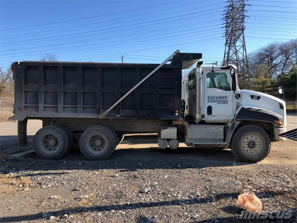 CAT CT660 Lastbiler med tip