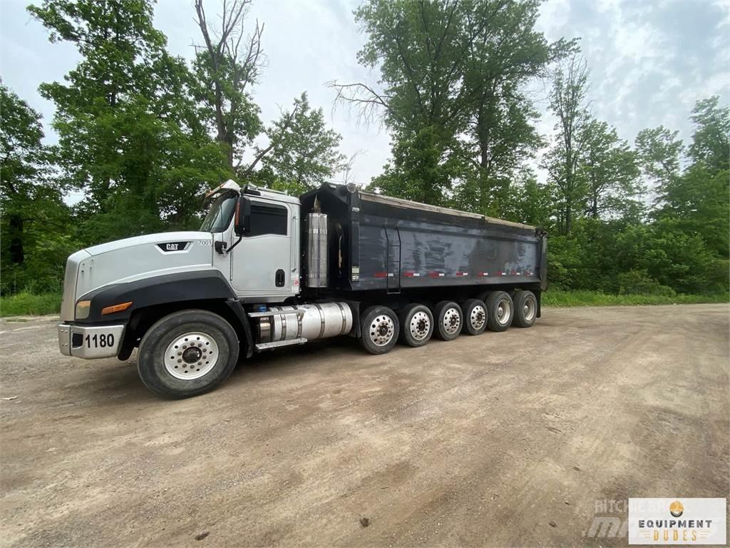 CAT CT660 Lastbiler med tip