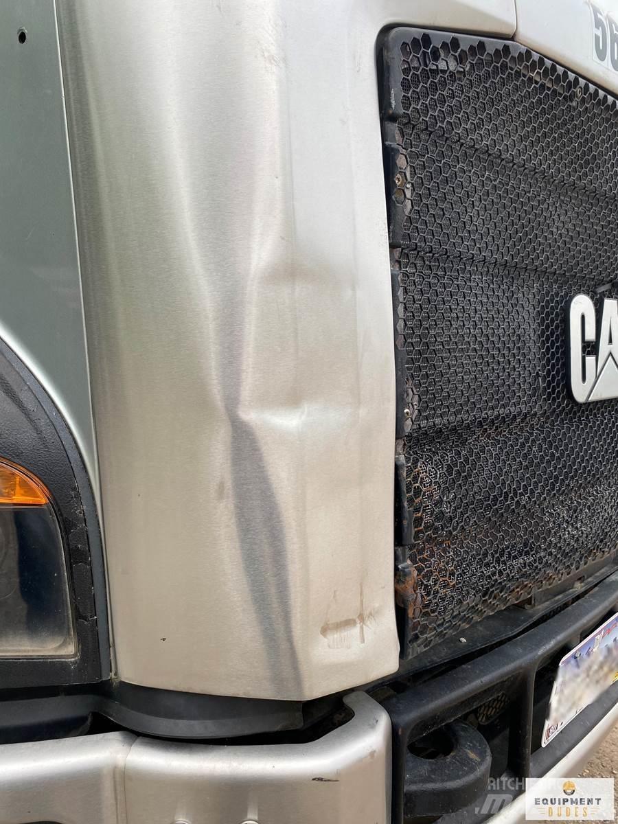 CAT CT660 Lastbiler med tip