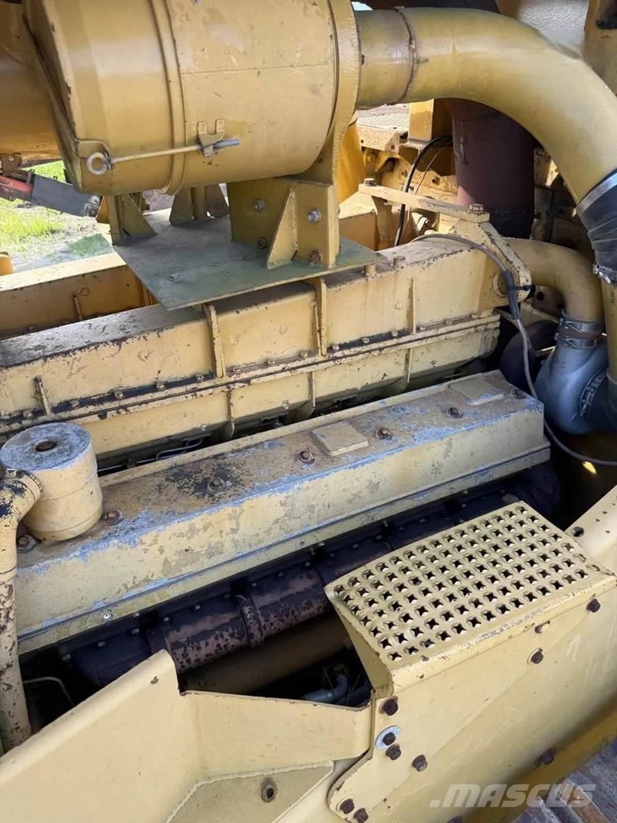 CAT D10 Bulldozer på larvebånd