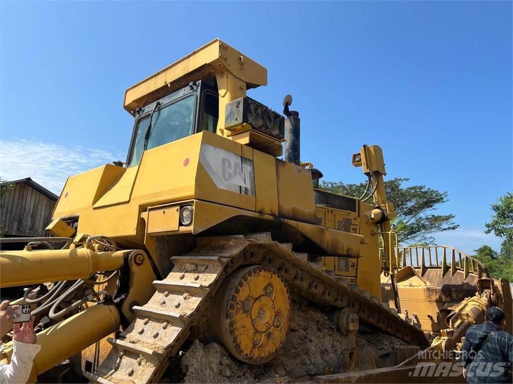 CAT D10T Bulldozer på larvebånd