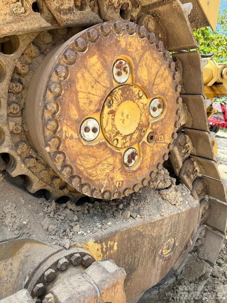 CAT D10T Bulldozer på larvebånd