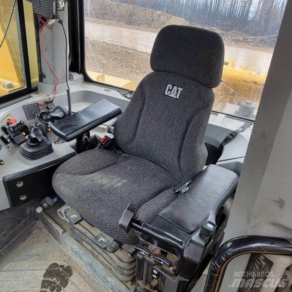 CAT D10T Bulldozer på larvebånd