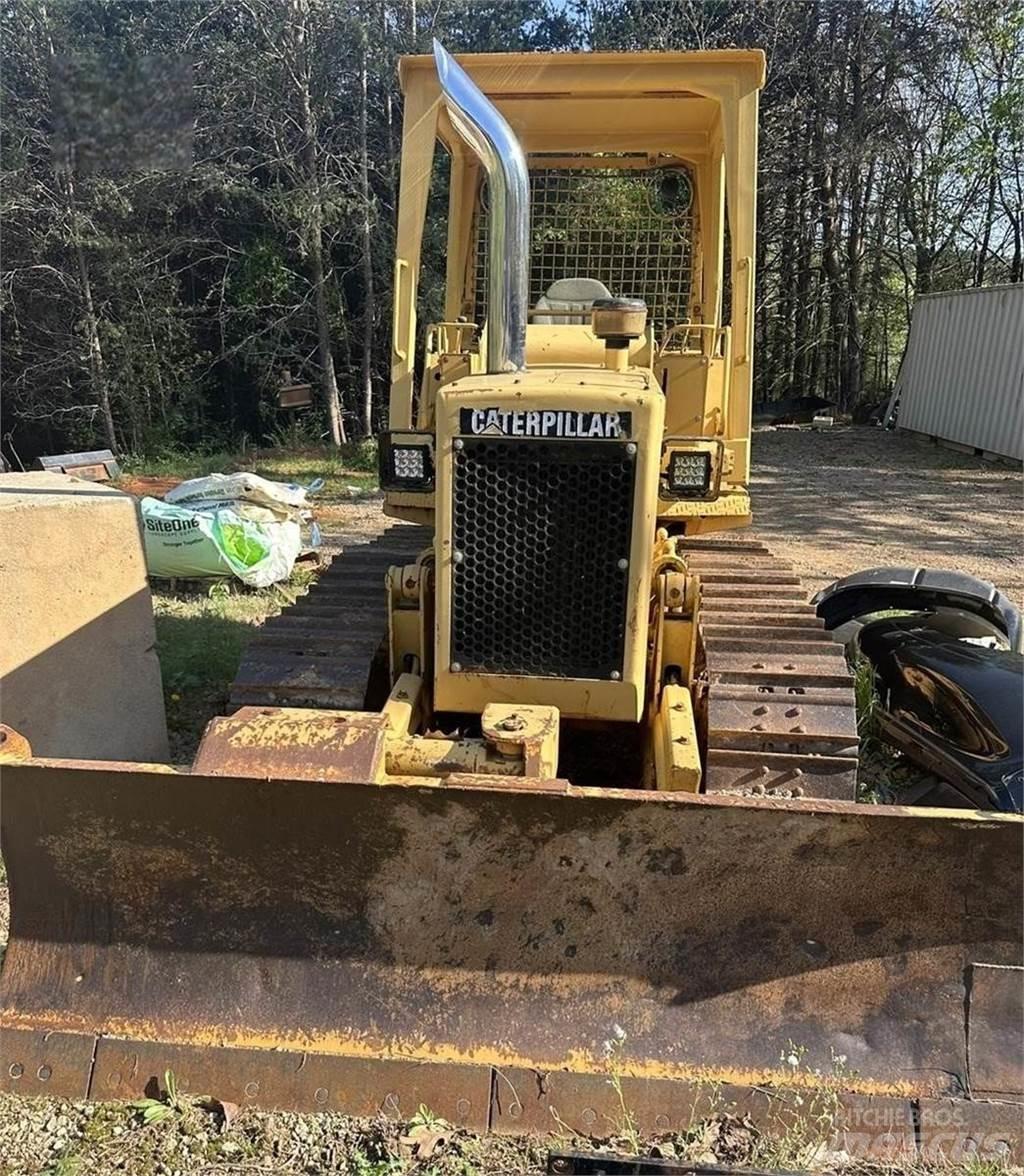 CAT D3B Bulldozer på larvebånd