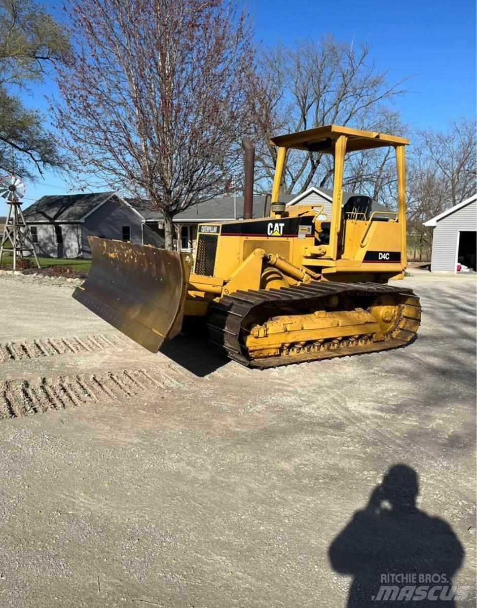 CAT D4C Bulldozer på larvebånd