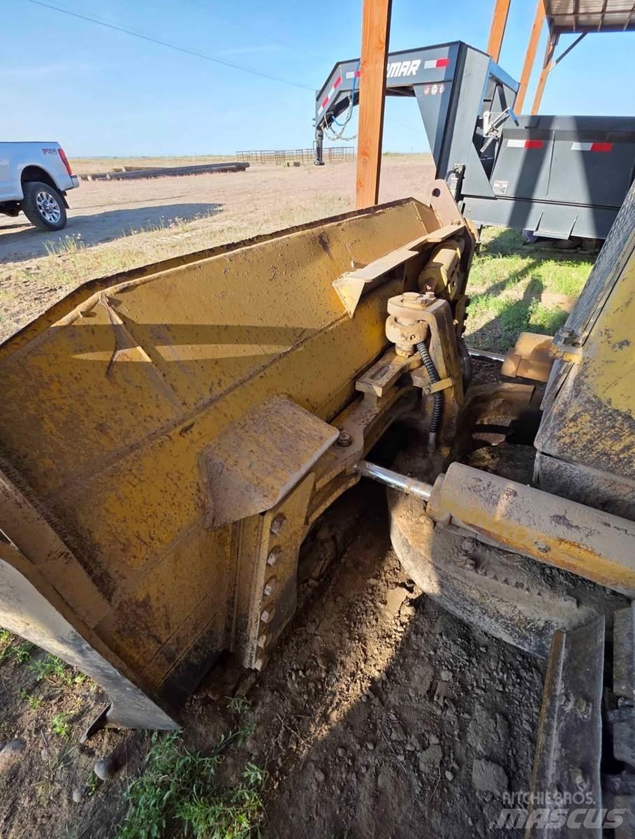 CAT D4H Bulldozer på larvebånd