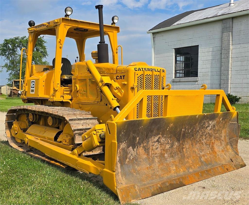CAT D5B Bulldozer på larvebånd