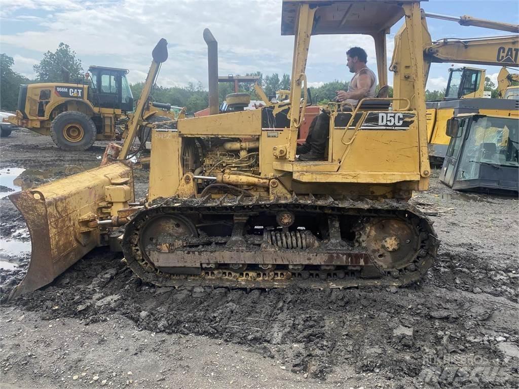 CAT D5C Bulldozer på larvebånd