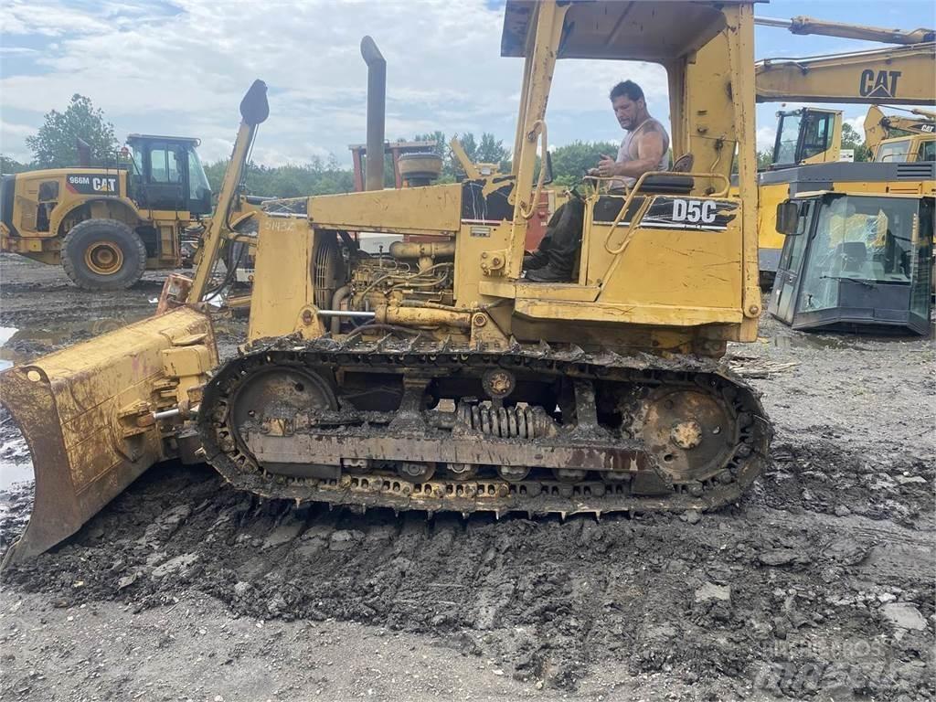 CAT D5C Bulldozer på larvebånd