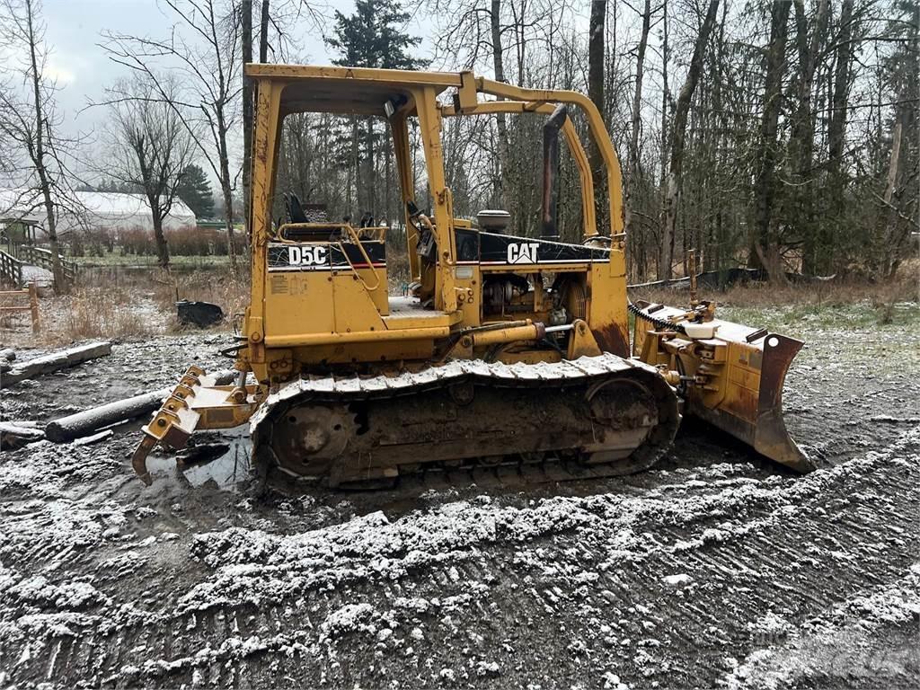 CAT D5C Bulldozer på larvebånd