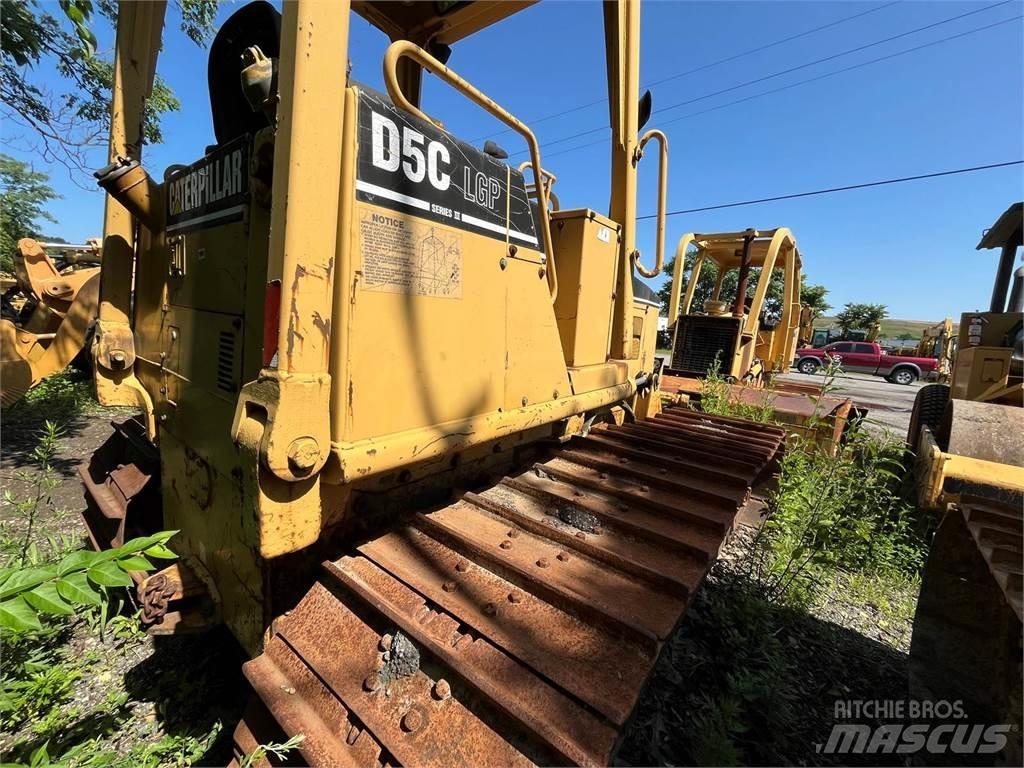 CAT D5C Bulldozer på larvebånd