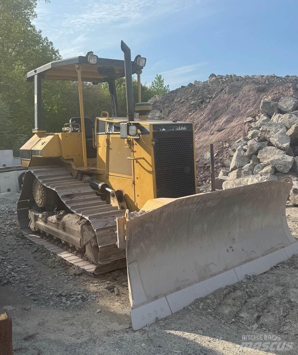 CAT D5M Bulldozer på larvebånd