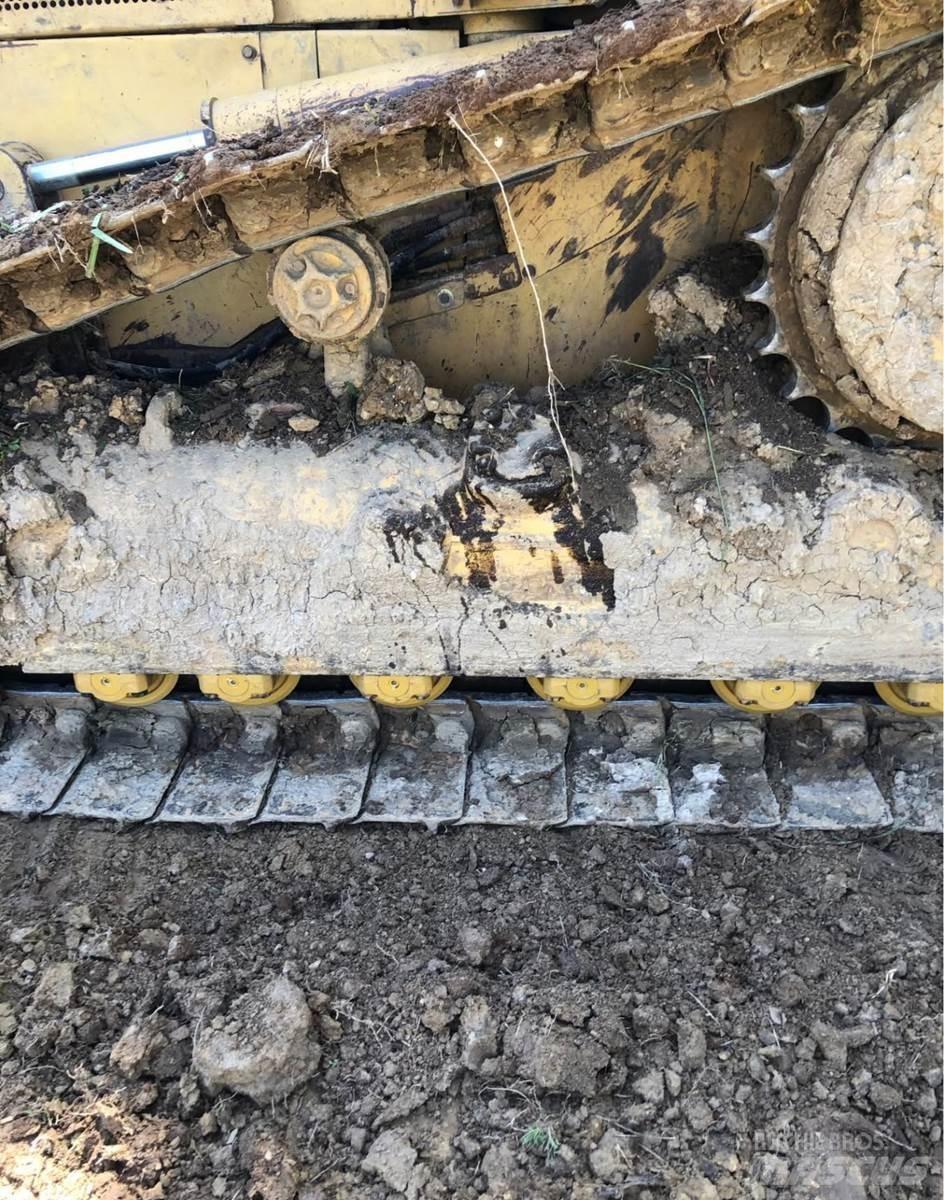 CAT D5M Bulldozer på larvebånd
