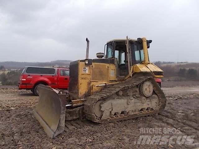 CAT D6M Bulldozer på larvebånd