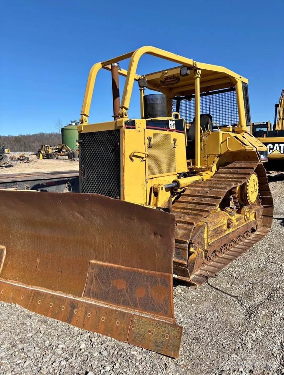 CAT D6M XL Bulldozer på larvebånd