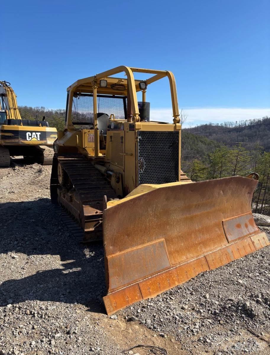 CAT D6M XL Bulldozer på larvebånd