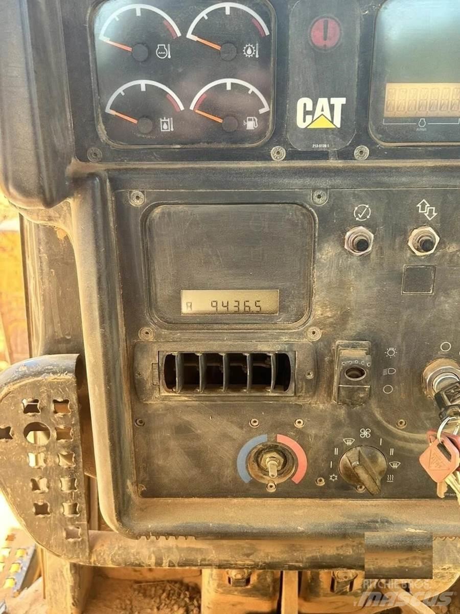 CAT D6N XL Bulldozer på larvebånd