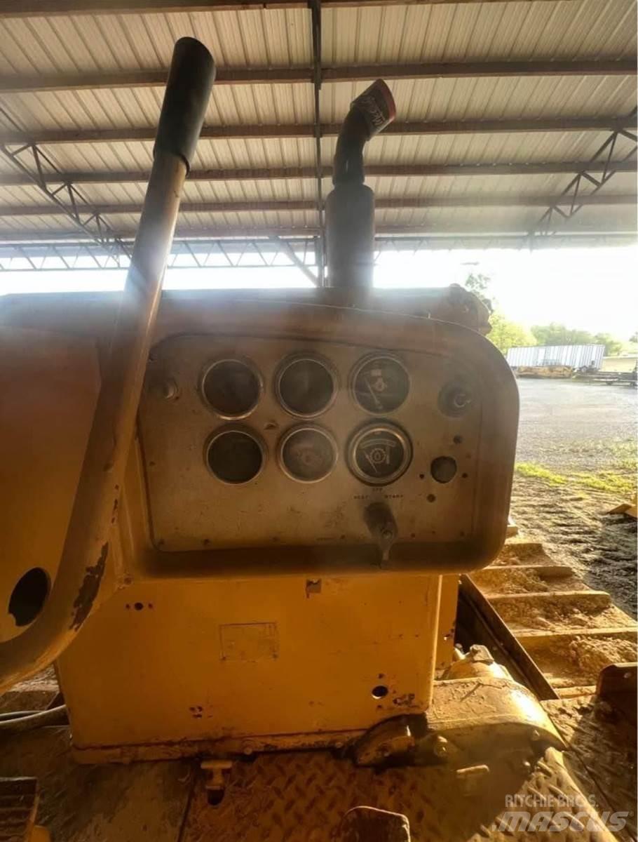 CAT D8H Bulldozer på larvebånd