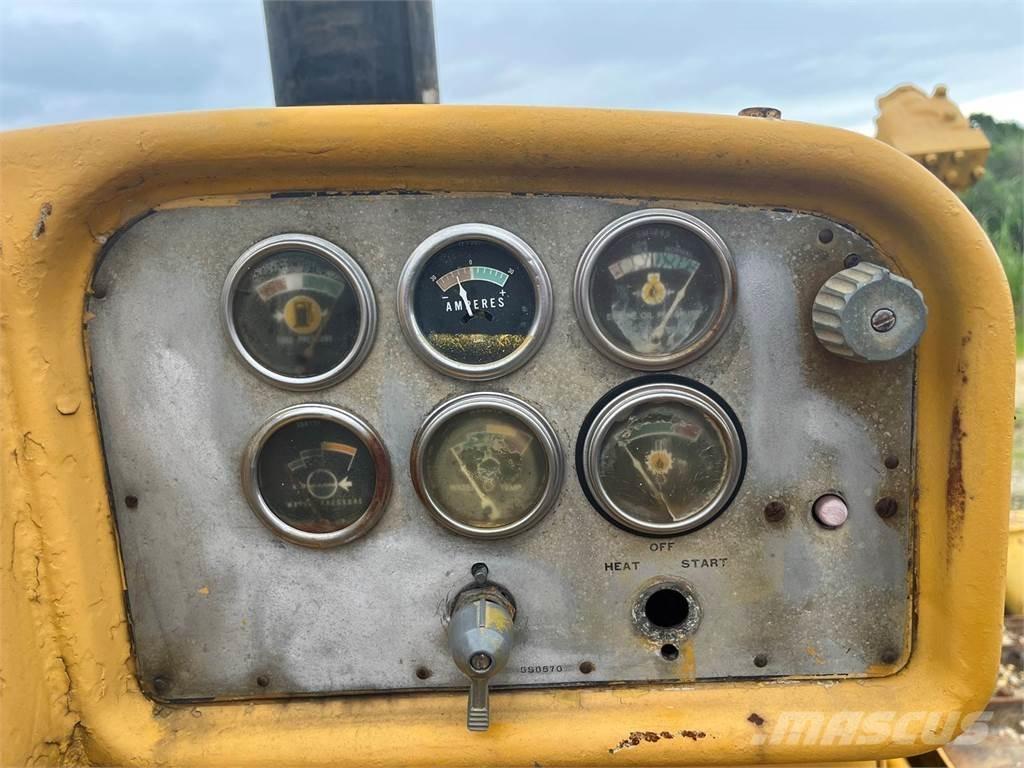 CAT D8H Bulldozer på larvebånd
