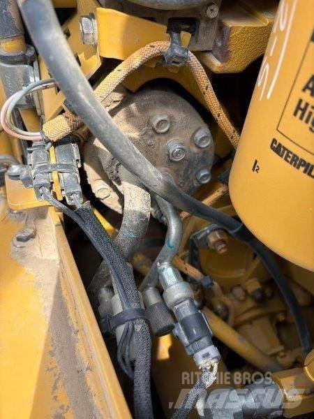 CAT D8T Bulldozer på larvebånd