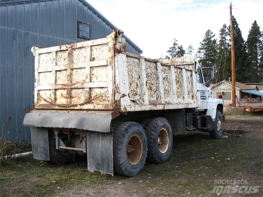 Ford 8000 Lastbiler med tip
