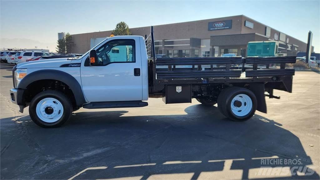 Ford F-550 Lastbiler til dyretransport