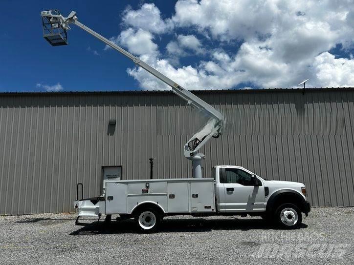 Ford F-550 Lastbilmonterede lifte